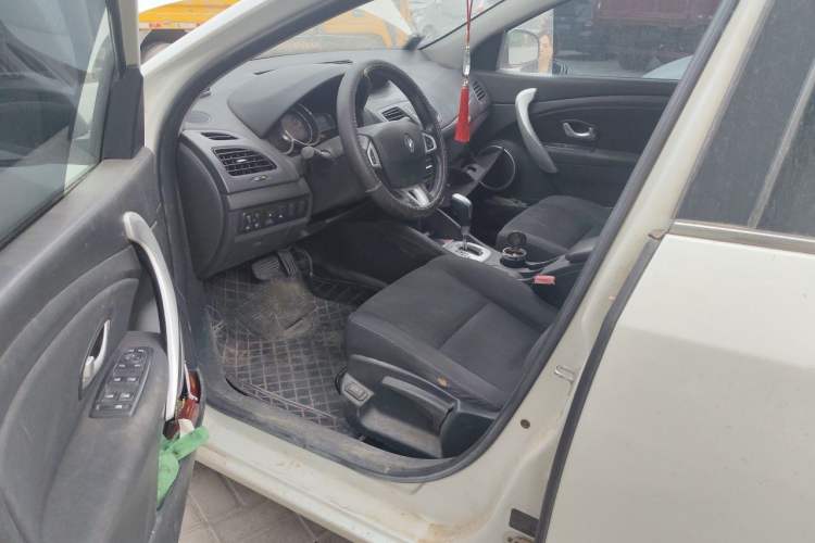 Used Renault Fluence 2013 2.0L Comfort Edition Left Front Seat