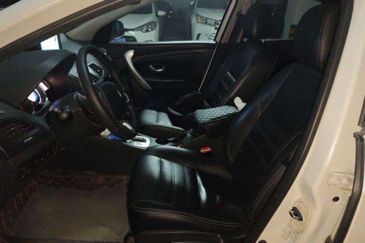 Used Renault Fluence 2013 2.0L Fashion Edition Left Front Seat