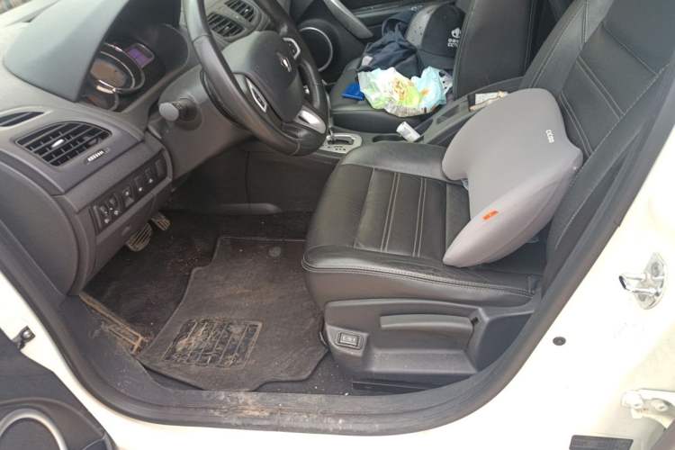 Used Renault Fluence 2013 2.0L Fashion Edition Left Front Seat