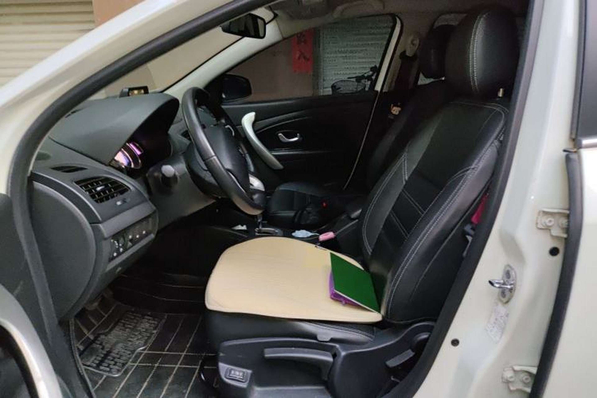 Used Renault Fluence 2013 2.0L Fashion Edition Left Front Seat
