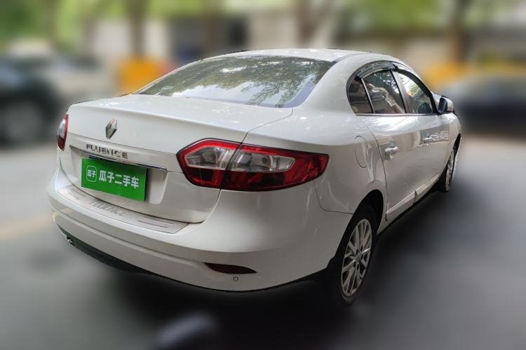 Used Renault Fluence 2013 2.0L Fashion Edition Rear Right 45 Deg