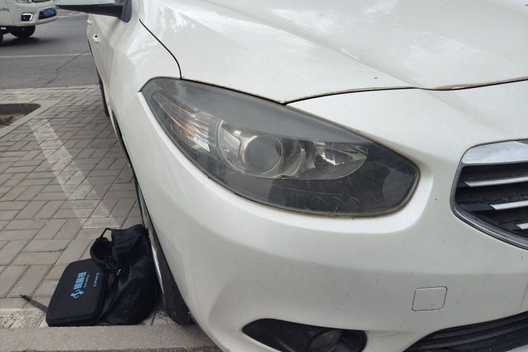 Used Renault Fluence 2013 2.0L Comfort Edition Right Front Headlight