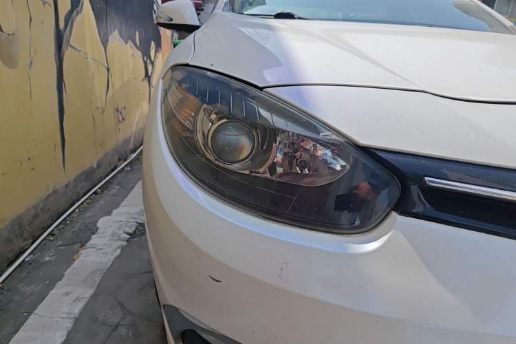 Used Renault Fluence 2013 2.0L Standard Edition Right Front Headlight