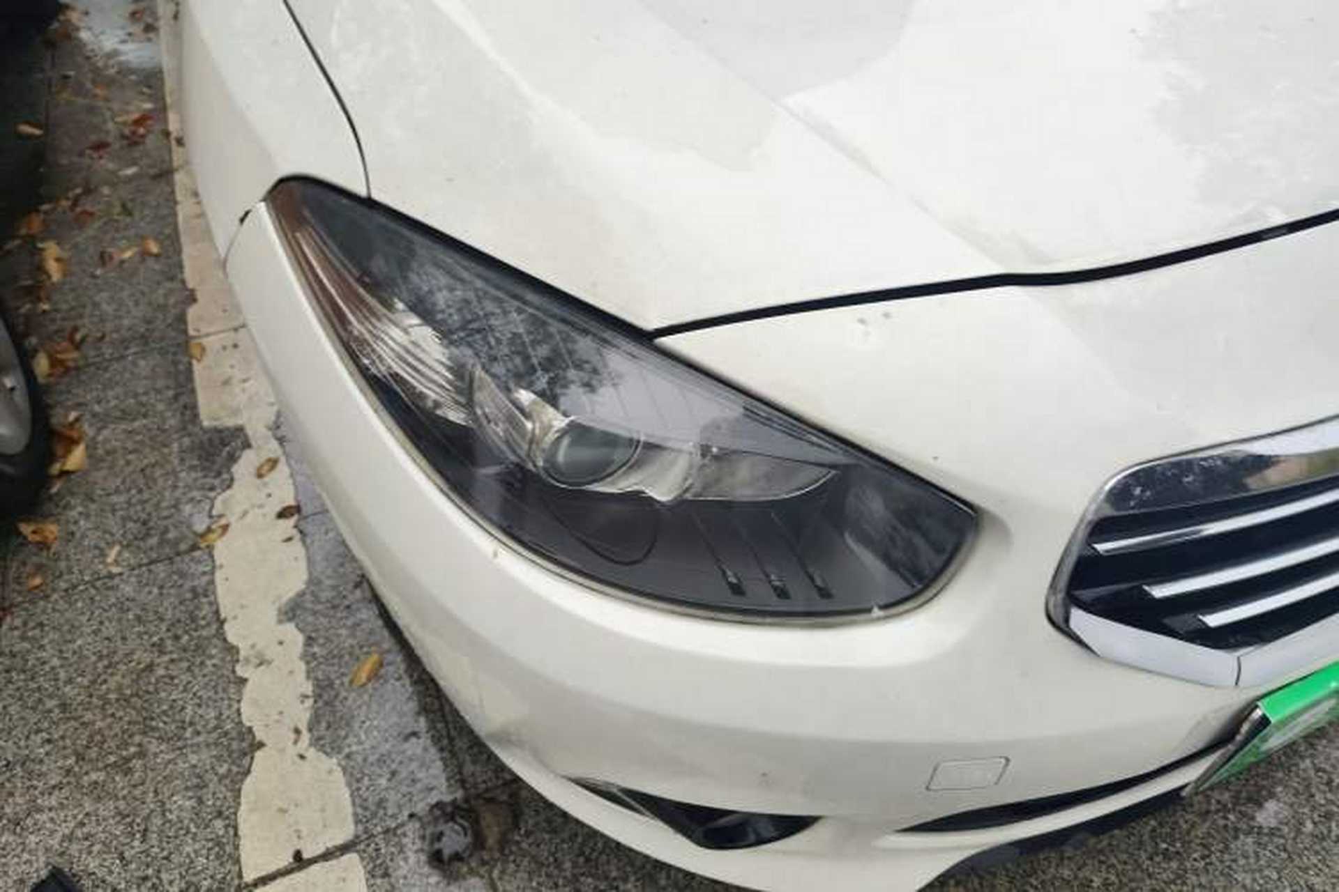 Used Renault Fluence 2013 2.0L Fashion Edition Right Front Headlight