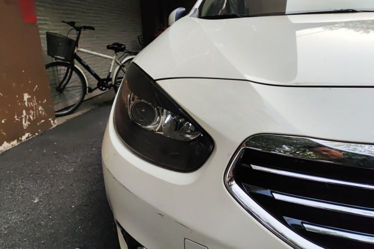 Used Renault Fluence 2013 2.0L Fashion Edition Right Front Headlight
