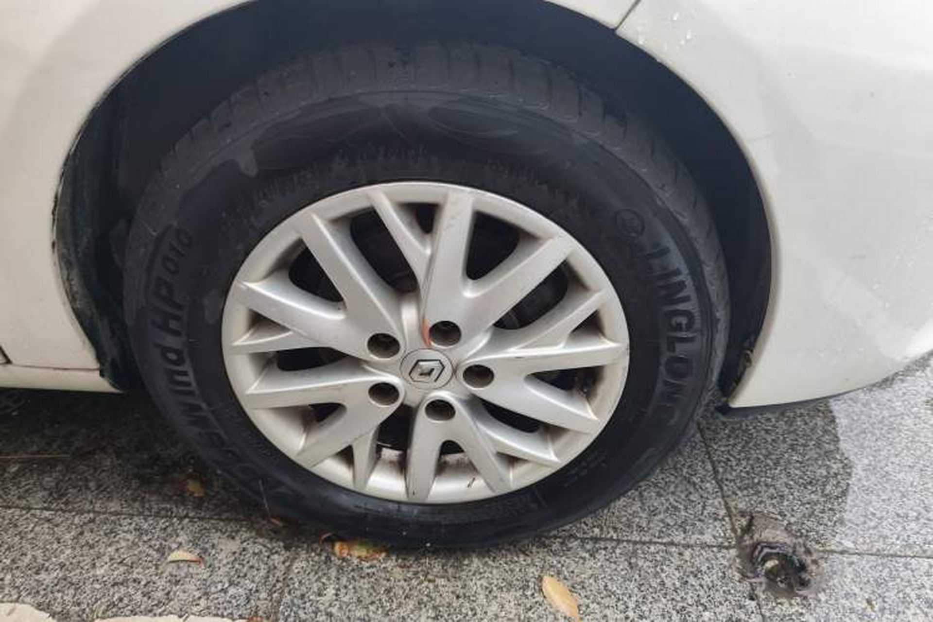 Used Renault Fluence 2013 2.0L Fashion Edition Right Front Wheel Hub