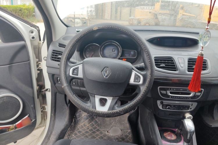 Used Renault Fluence 2013 2.0L Comfort Edition Steering Wheel
