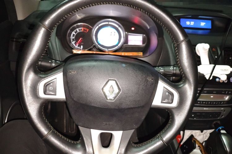 Used Renault Fluence 2013 2.0L Fashion Edition Steering Wheel