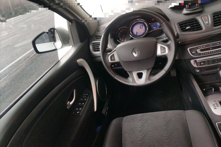 Used Renault Fluence 2013 2.0L Comfort Edition Steering Wheel