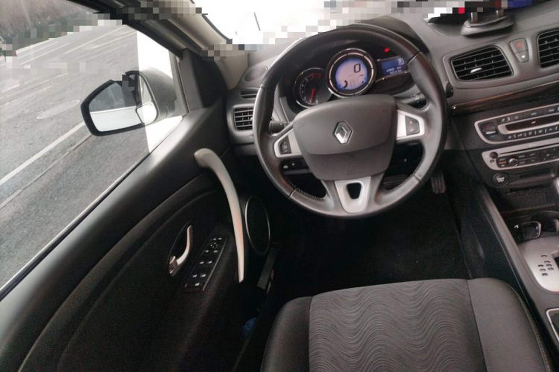 Used Renault Fluence 2013 2.0L Comfort Edition Steering Wheel