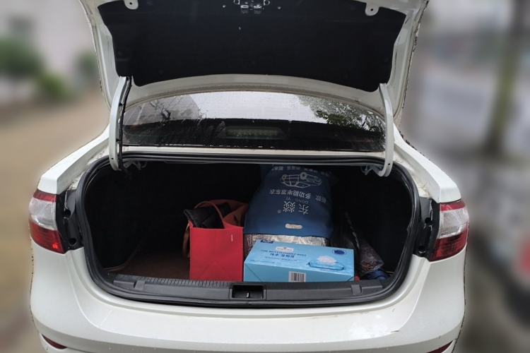 Used Renault Fluence 2013 2.0L Fashion Edition Trunk