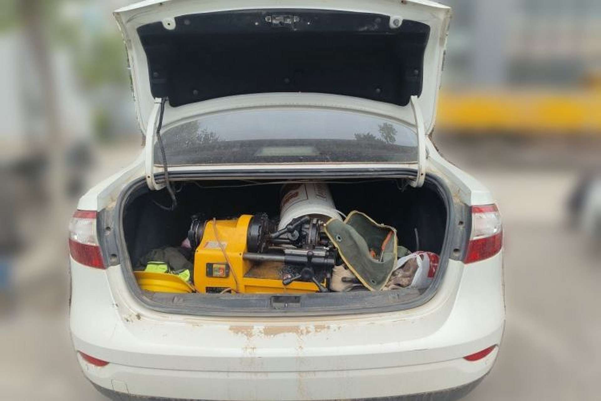 Used Renault Fluence 2013 2.0L Comfort Edition Trunk