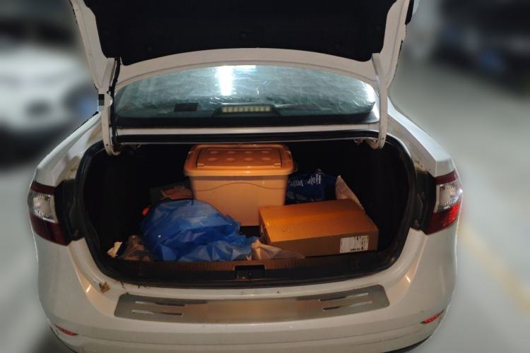 Used Renault Fluence 2013 2.0L Fashion Edition Trunk