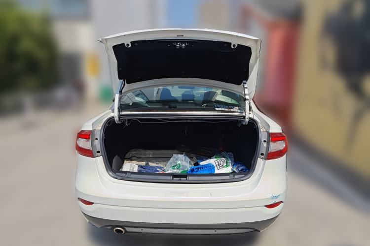 Used Renault Fluence 2013 2.0L Standard Edition Trunk