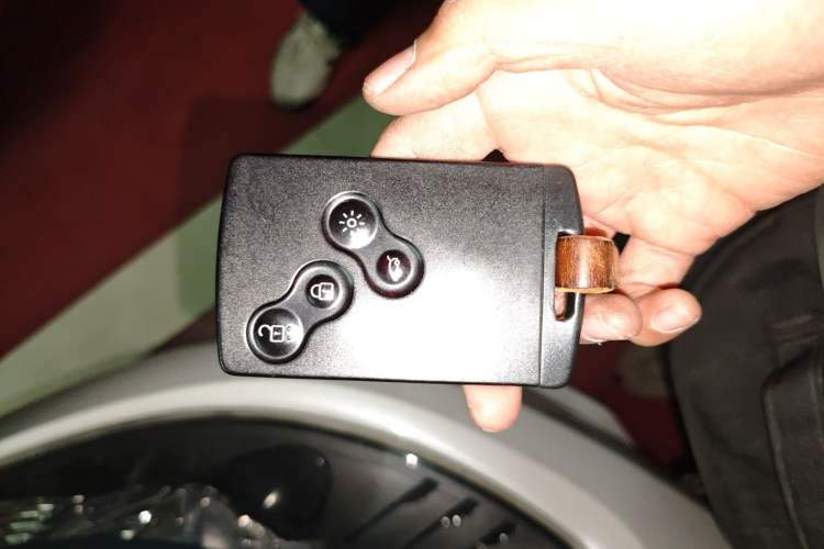 Used Renault Fluence 2013 2.0L Fashion Edition Vehicle Key