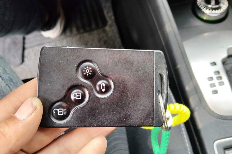 Used Renault Fluence 2013 2.0L Comfort Edition Vehicle Key