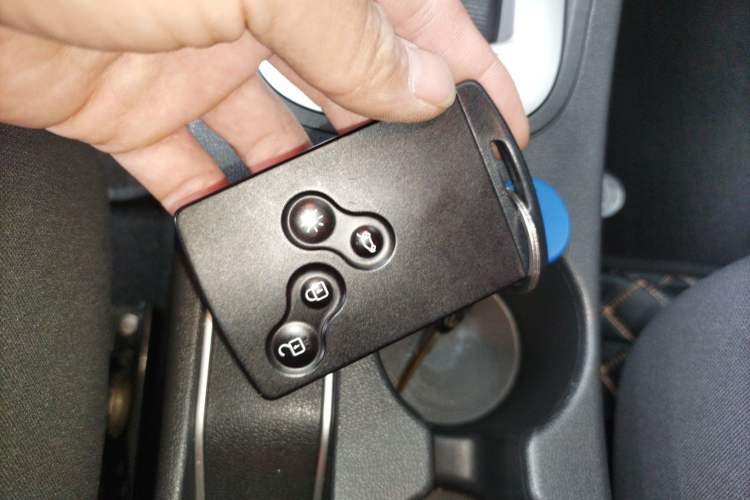 Used Renault Fluence 2013 2.0L Comfort Edition Vehicle Key