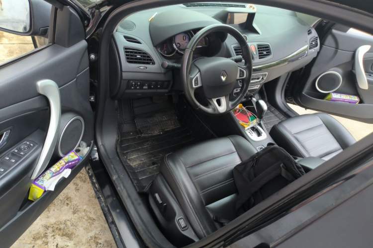 Used Renault Fluence 2015 2.0L Fashion Edition Driver Seat