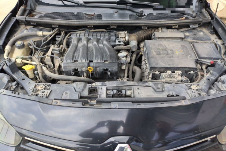Used Renault Fluence 2015 2.0L Fashion Edition Engine Bay