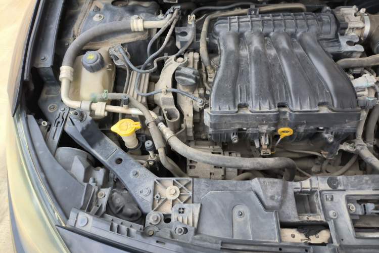 Used Renault Fluence 2015 2.0L Fashion Edition Engine Bay Right