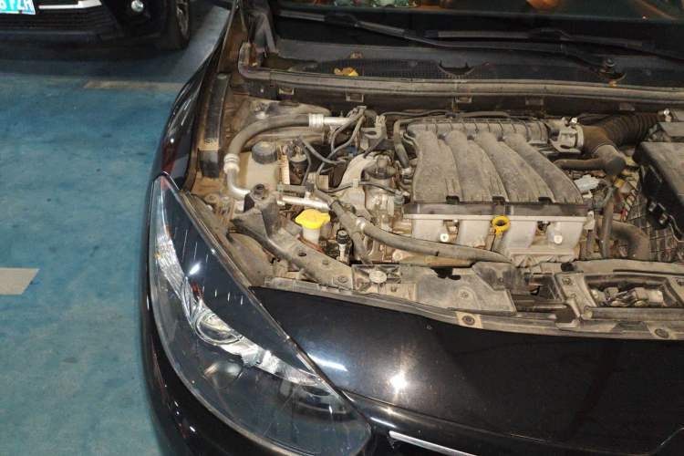 Used Renault Fluence 2015 2.0L Standard Edition Engine Bay Right