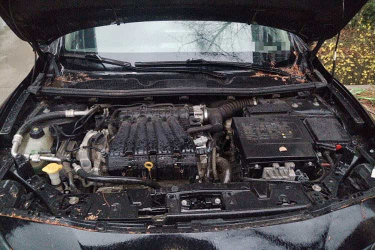 Used Renault Fluence 2015 2.0L Standard Edition Engine Bay