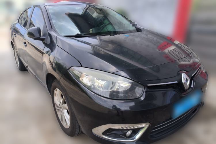 Used Renault Fluence 2015 2.0L Fashion Edition Front Right 45 Deg