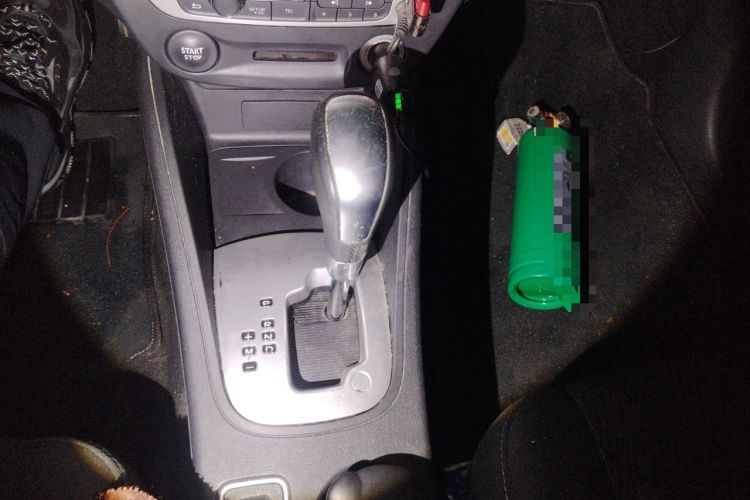 Used Renault Fluence 2015 2.0L Standard Edition Gear Lever