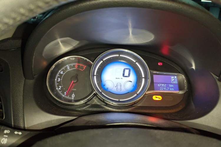 Used Renault Fluence 2015 2.0L Standard Edition Instrument Cluster