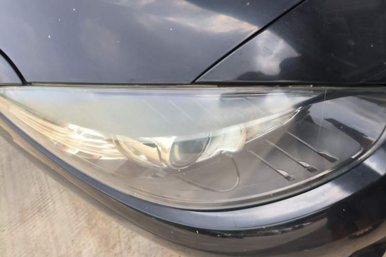 Used Renault Fluence 2015 2.0L Fashion Edition Right Front Headlight