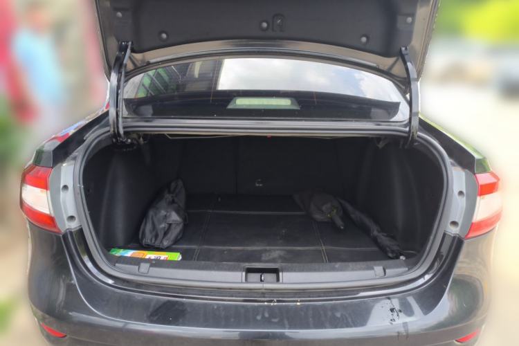 Used Renault Fluence 2015 2.0L Fashion Edition Trunk