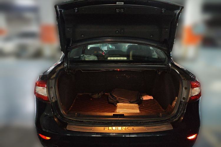 Used Renault Fluence 2015 2.0L Standard Edition Trunk