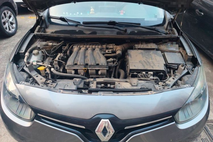 Used Renault Fluence 2015 2.0L Fashion Edition Engine Bay