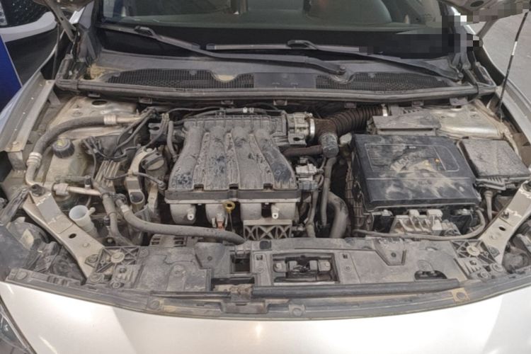 Used Renault Fluence 2015 2.0L Fashion Edition Engine Bay