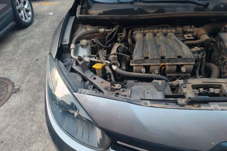 Used Renault Fluence 2015 2.0L Fashion Edition Engine Bay Right
