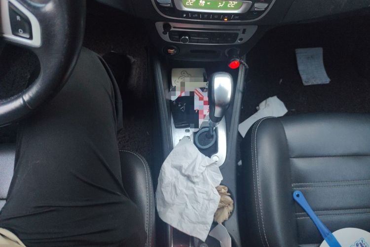 Used Renault Fluence 2015 2.0L Fashion Edition Gear Lever