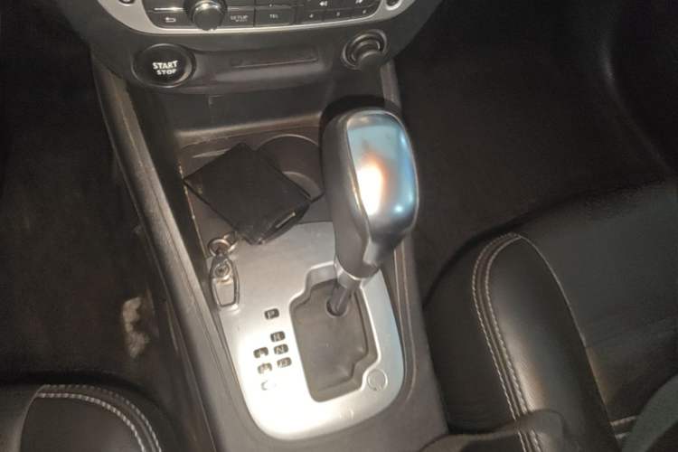 Used Renault Fluence 2015 2.0L Fashion Edition Gear Lever