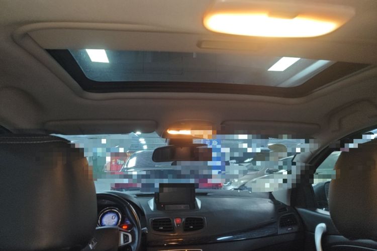 Used Renault Fluence 2015 2.0L Fashion Edition Headliner