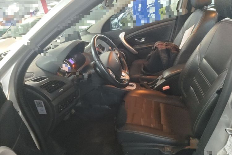 Used Renault Fluence 2015 2.0L Fashion Edition Left Front Seat