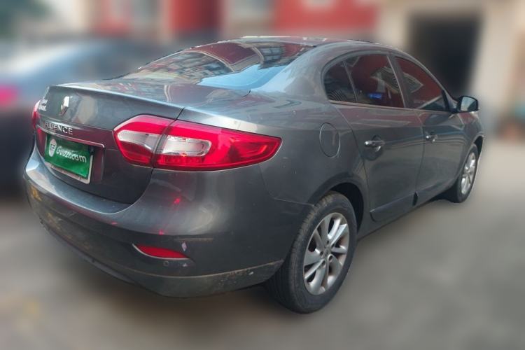 Used Renault Fluence 2015 2.0L Fashion Edition Rear Right 45 Deg