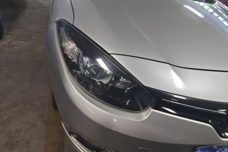 Used Renault Fluence 2015 2.0L Fashion Edition Right Front Headlight