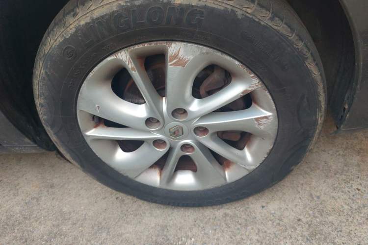Used Renault Fluence 2015 2.0L Fashion Edition Right Front Wheel Hub