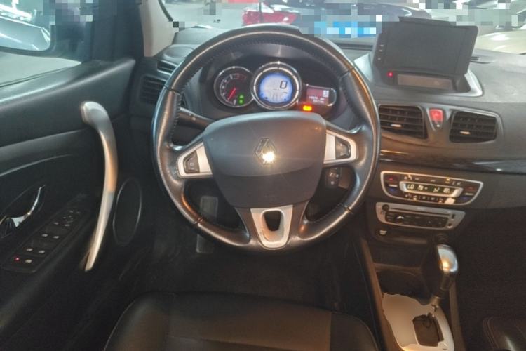 Used Renault Fluence 2015 2.0L Fashion Edition Steering Wheel