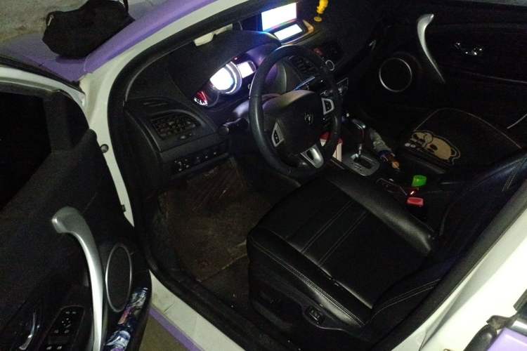 Used Renault Fluence 2015 2.0L Fashion Edition Driver Seat