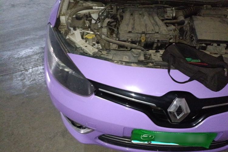 Used Renault Fluence 2015 2.0L Fashion Edition Engine Bay Right