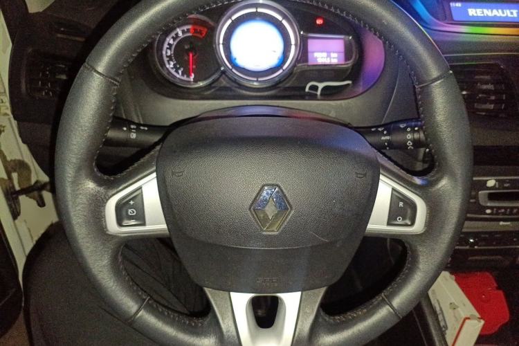 Used Renault Fluence 2015 2.0L Fashion Edition Steering Wheel