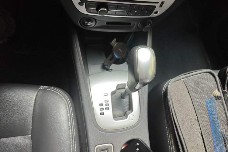 Used Renault Fluence 2015 2.0L Fashion Edition Gear Lever