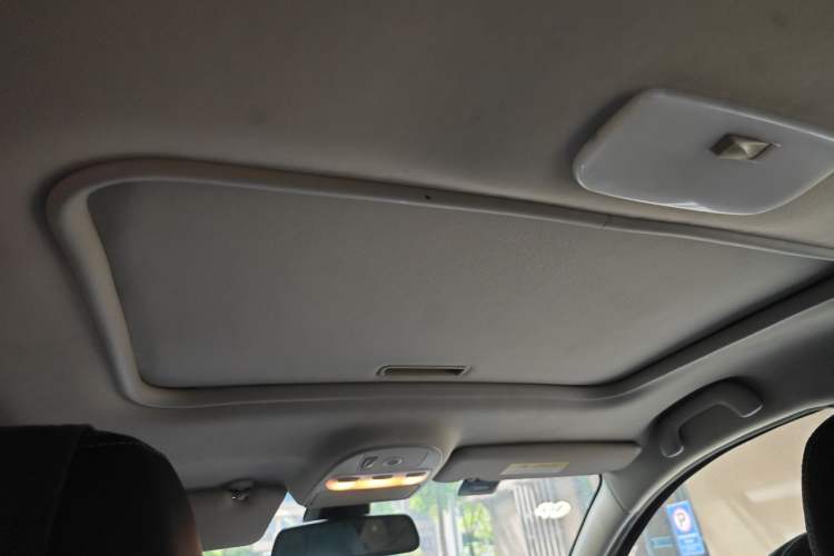 Used Renault Fluence 2015 2.0L Fashion Edition Headliner