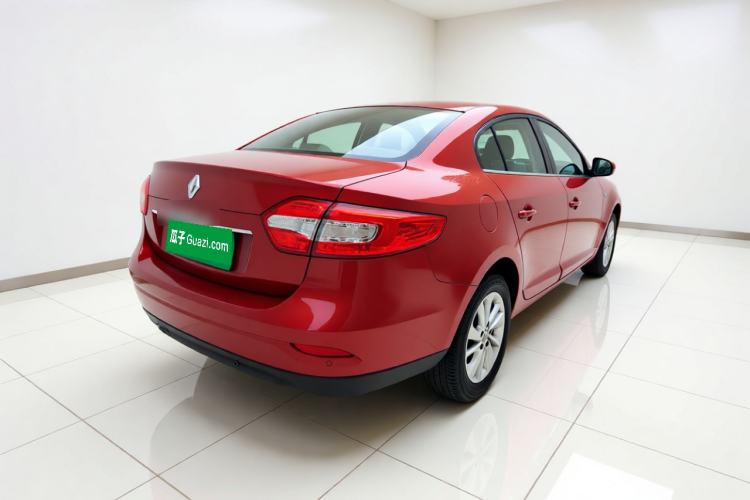 Used Renault Fluence 2015 2.0L Fashion Edition Rear Right 45 Deg