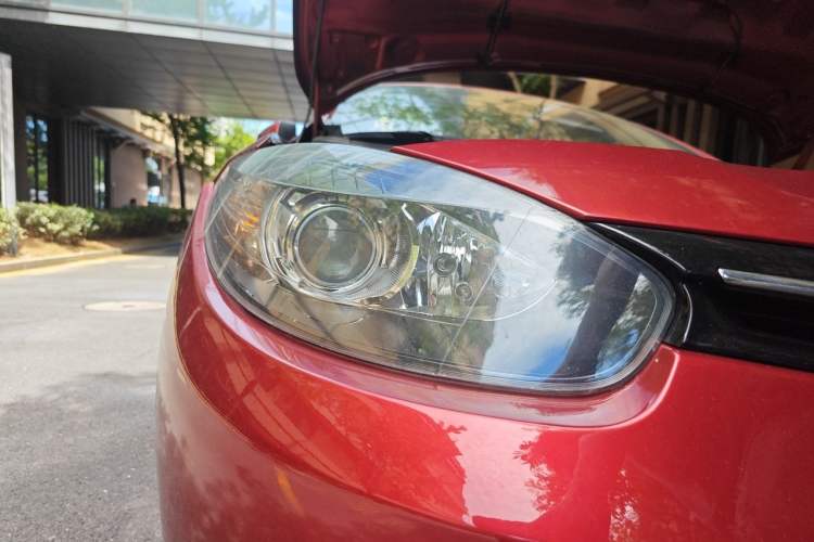 Used Renault Fluence 2015 2.0L Fashion Edition Right Front Headlight